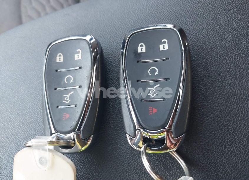 Photo 11 of 2018 Chevrolet Equinox LT (VIN 2GNAXJEV1J6214179)