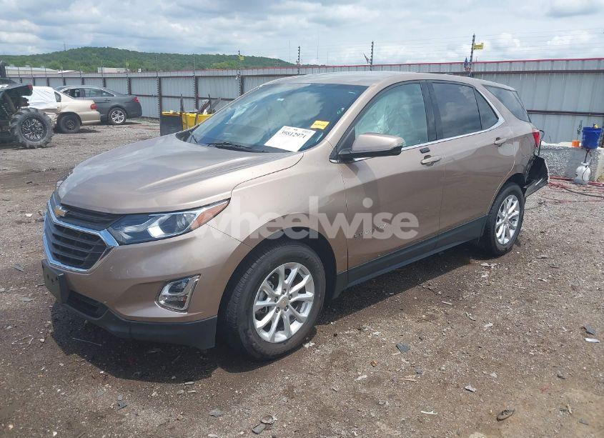 Photo 2 of 2018 Chevrolet Equinox LT (VIN 2GNAXJEV1J6214179)