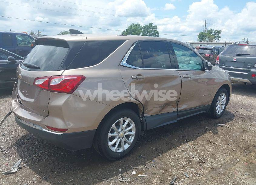 Photo 4 of 2018 Chevrolet Equinox LT (VIN 2GNAXJEV1J6214179)