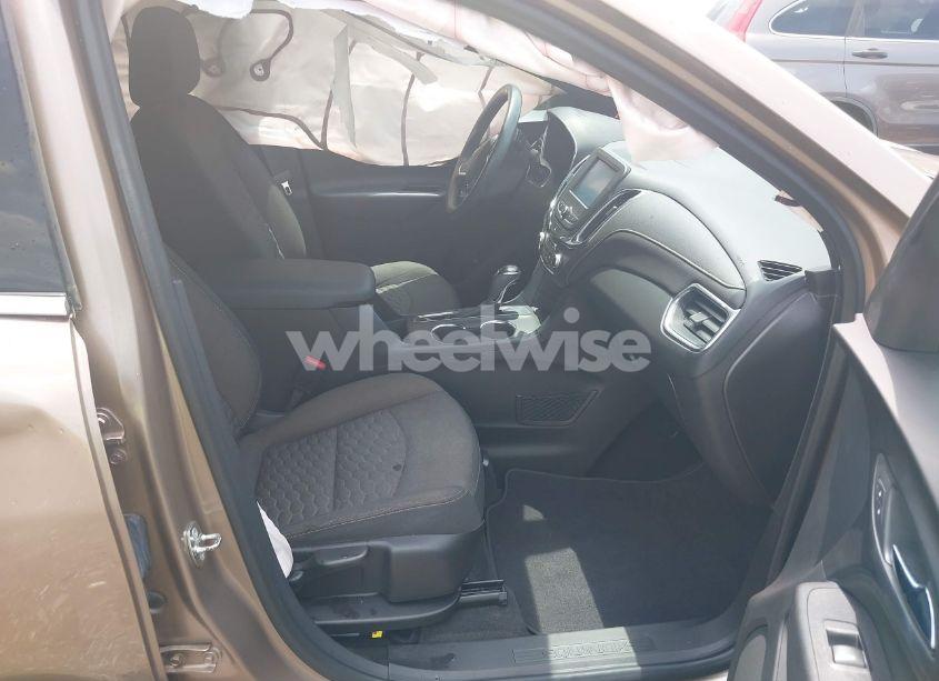 Photo 5 of 2018 Chevrolet Equinox LT (VIN 2GNAXJEV1J6214179)