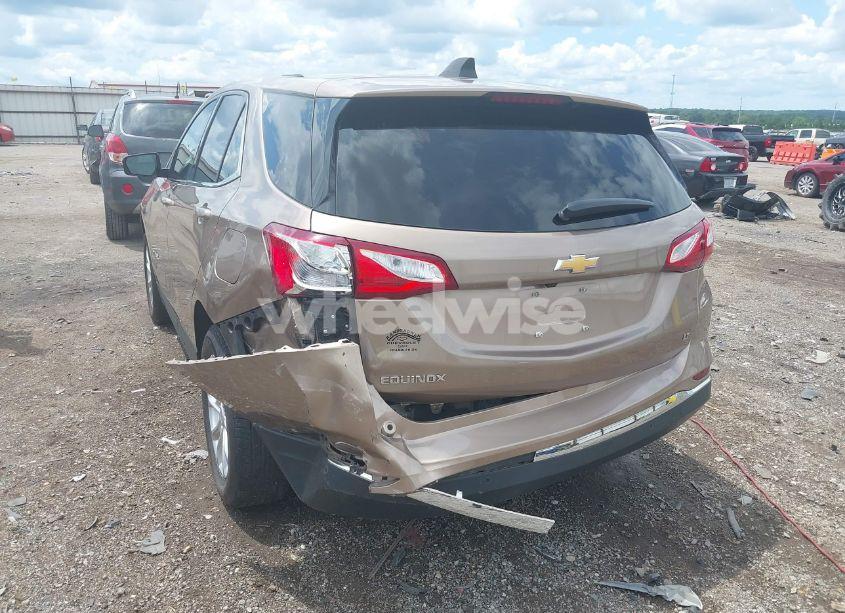 Photo 6 of 2018 Chevrolet Equinox LT (VIN 2GNAXJEV1J6214179)