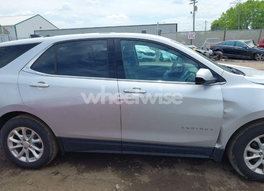 Photo 13 of 2018 Chevrolet Equinox LT (VIN 2GNAXJEV1J6231919)
