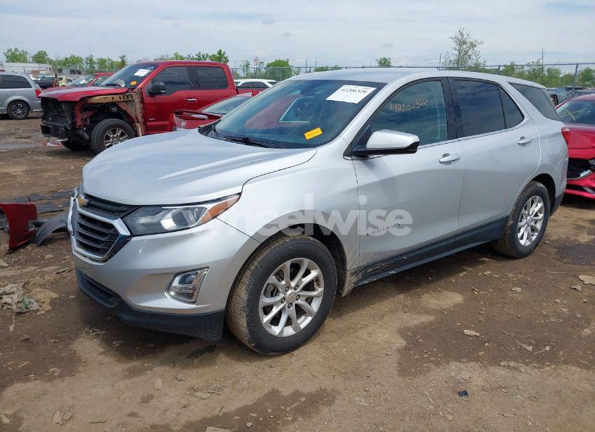 Photo 2 of 2018 Chevrolet Equinox LT (VIN 2GNAXJEV1J6231919)