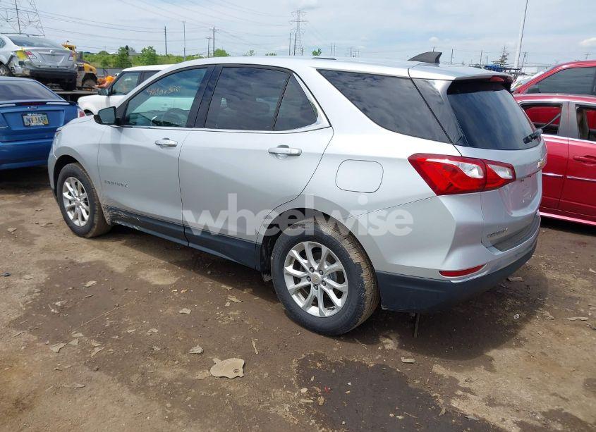 Photo 3 of 2018 Chevrolet Equinox LT (VIN 2GNAXJEV1J6231919)