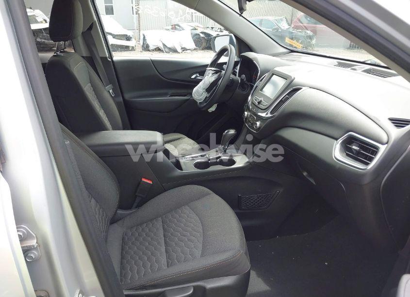 Photo 5 of 2018 Chevrolet Equinox LT (VIN 2GNAXJEV1J6231919)