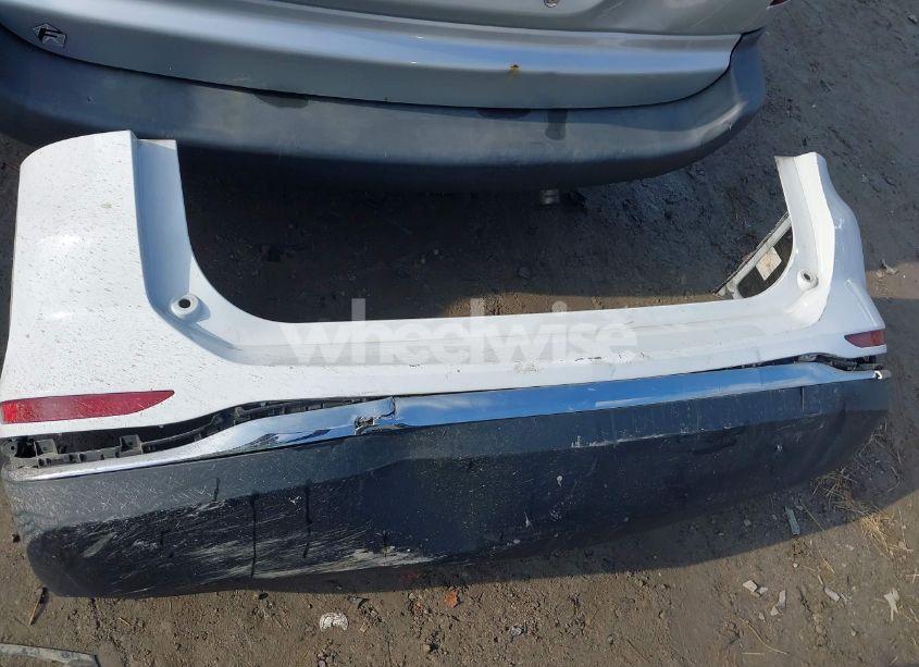 Photo 12 of 2018 Chevrolet Equinox LT (VIN 2GNAXJEV1J6237574)