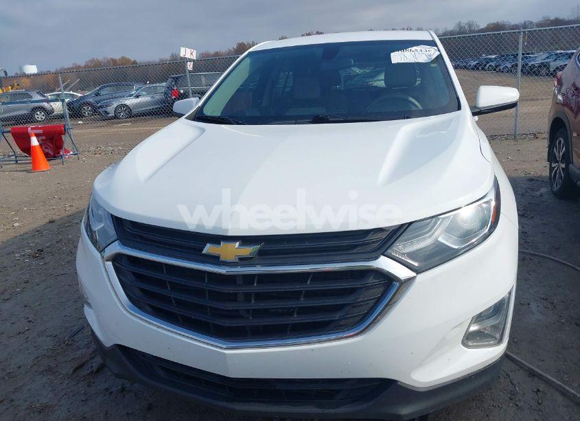 Photo 13 of 2018 Chevrolet Equinox LT (VIN 2GNAXJEV1J6237574)
