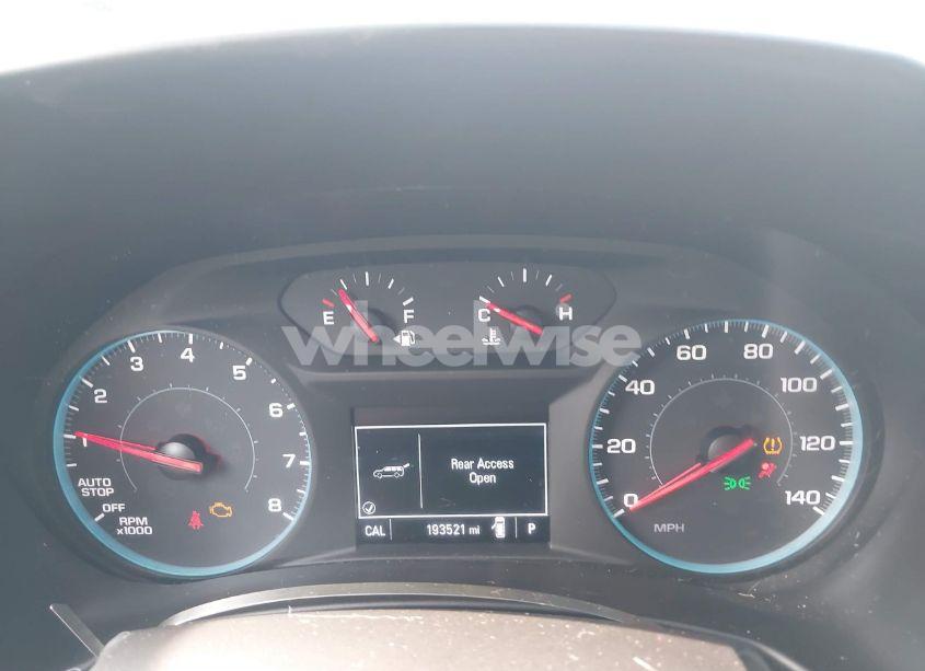 Photo 16 of 2018 Chevrolet Equinox LT (VIN 2GNAXJEV1J6237574)