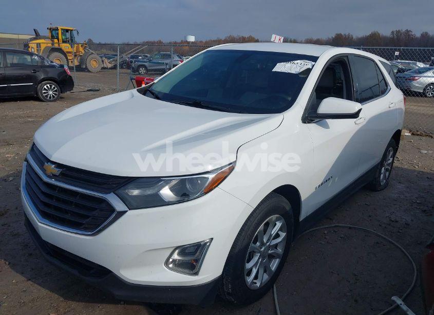 Photo 2 of 2018 Chevrolet Equinox LT (VIN 2GNAXJEV1J6237574)