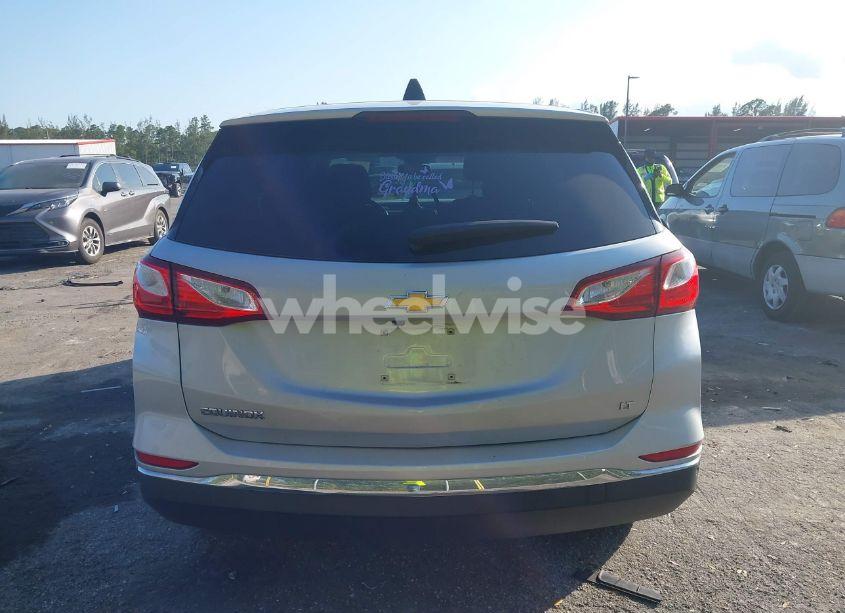 Photo 16 of 2018 Chevrolet Equinox LT (VIN 2GNAXJEV1J6266864)