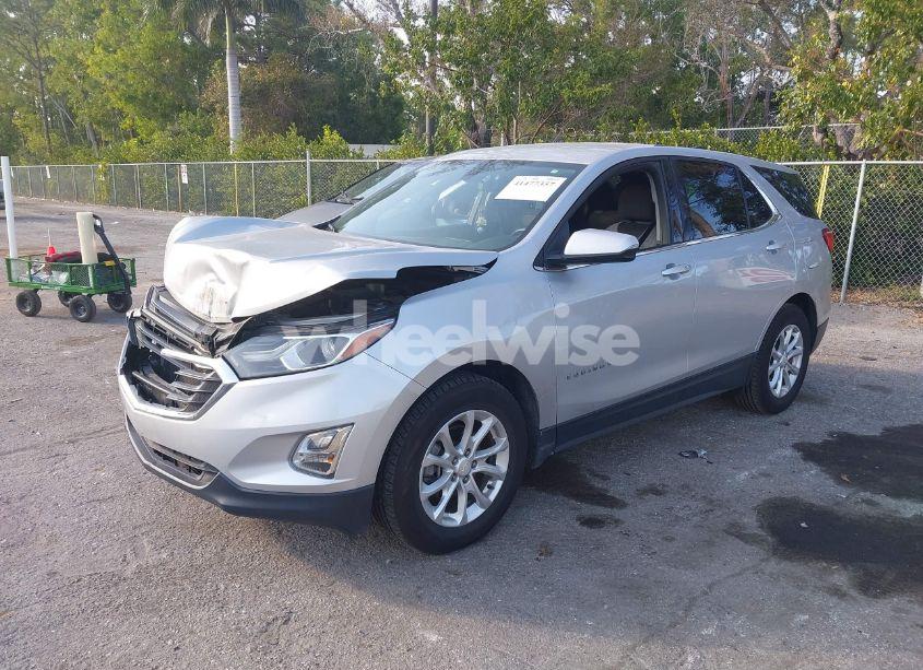 Photo 2 of 2018 Chevrolet Equinox LT (VIN 2GNAXJEV1J6266864)