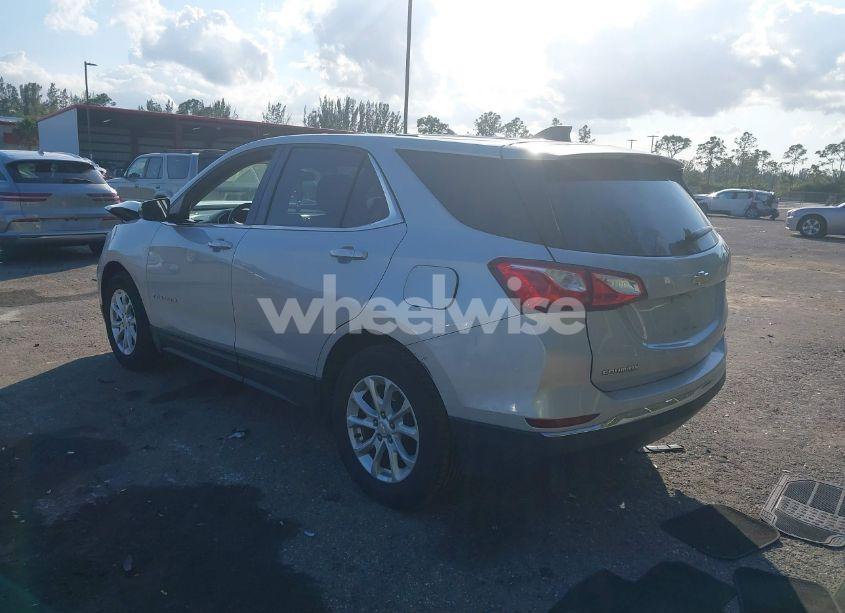 Photo 3 of 2018 Chevrolet Equinox LT (VIN 2GNAXJEV1J6266864)