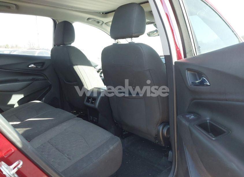 Photo 8 of 2018 Chevrolet Equinox LT (VIN 2GNAXJEV1J6288539)