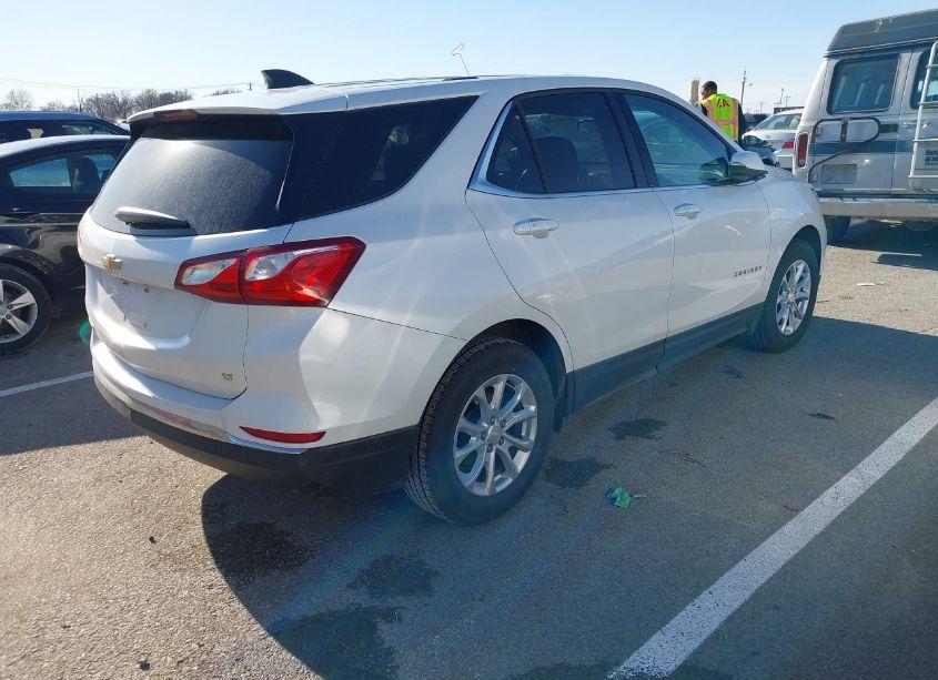 Photo 4 of 2018 Chevrolet Equinox LT (VIN 2GNAXJEV1J6312354)