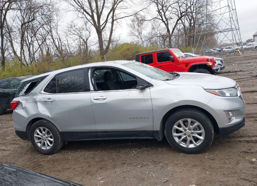 Photo 13 of 2018 Chevrolet Equinox LT (VIN 2GNAXJEV1J6324746)
