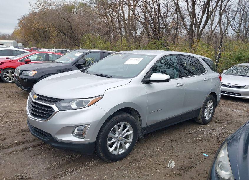 Photo 2 of 2018 Chevrolet Equinox LT (VIN 2GNAXJEV1J6324746)