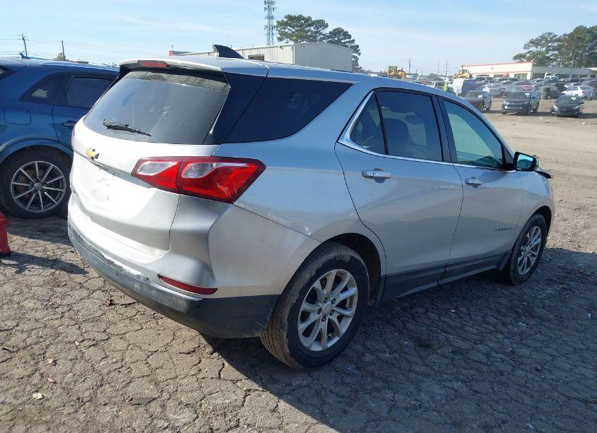 Photo 4 of 2018 Chevrolet Equinox LT (VIN 2GNAXJEV1J6333625)