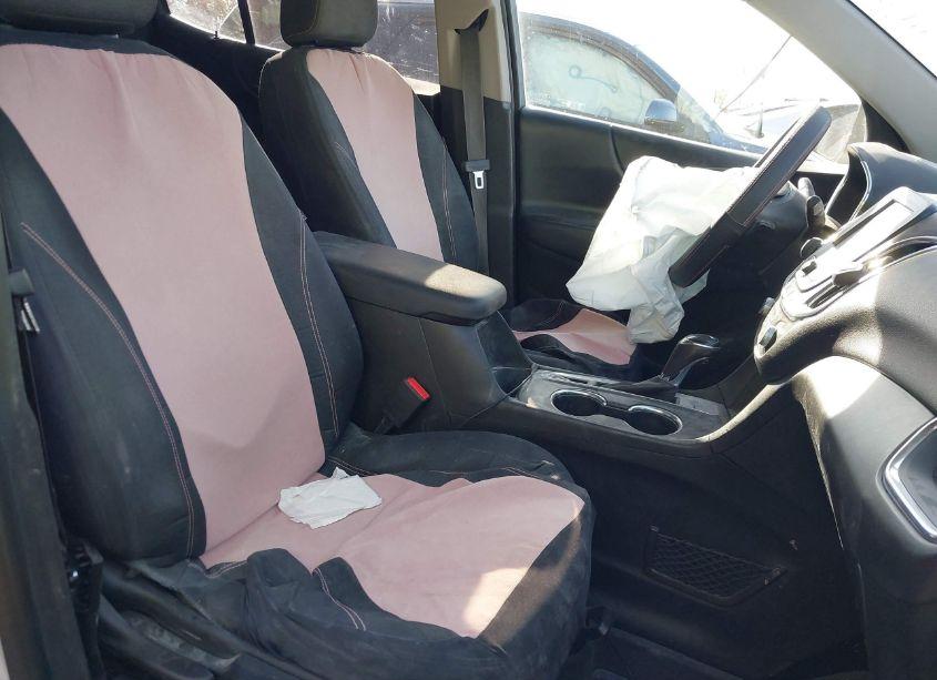 Photo 5 of 2018 Chevrolet Equinox LT (VIN 2GNAXJEV1J6333625)