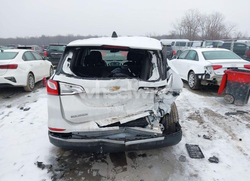 Photo 16 of 2018 Chevrolet Equinox LT (VIN 2GNAXJEV1J6342437)