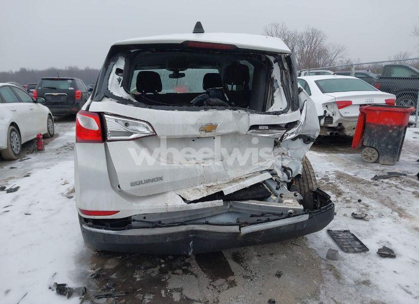Photo 6 of 2018 Chevrolet Equinox LT (VIN 2GNAXJEV1J6342437)