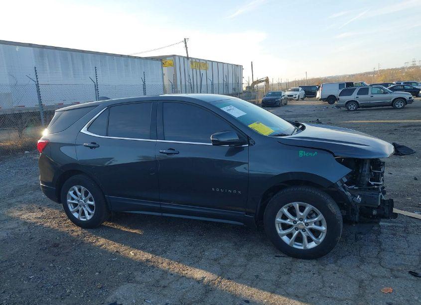 Photo 13 of 2018 Chevrolet Equinox LT (VIN 2GNAXJEV1J6343801)