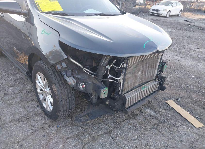 Photo 6 of 2018 Chevrolet Equinox LT (VIN 2GNAXJEV1J6343801)