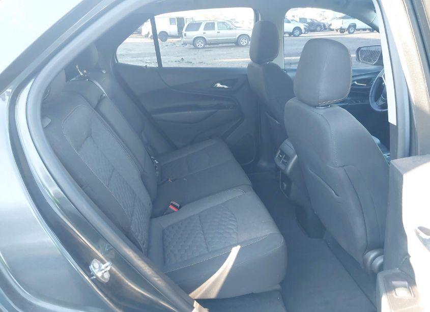 Photo 8 of 2018 Chevrolet Equinox LT (VIN 2GNAXJEV1J6343801)