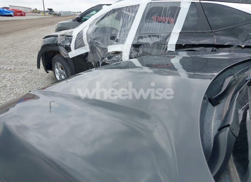 Photo 22 of 2019 Chevrolet Equinox LT (VIN 2GNAXJEV1K6219464)