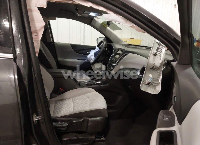 Photo 5 of 2019 Chevrolet Equinox LT (VIN 2GNAXJEV1K6219464)