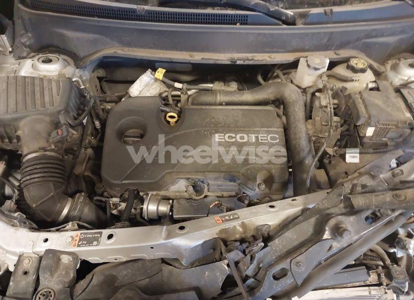 Photo 10 of 2020 Chevrolet Equinox FWD 2FL (VIN 2GNAXJEV1L6237741)