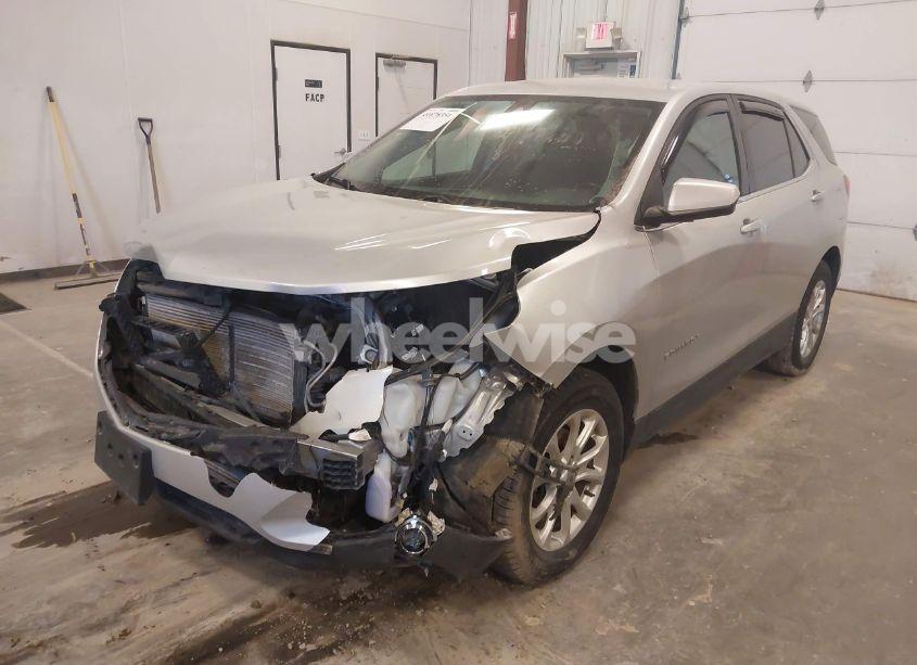 Photo 2 of 2020 Chevrolet Equinox FWD 2FL (VIN 2GNAXJEV1L6237741)