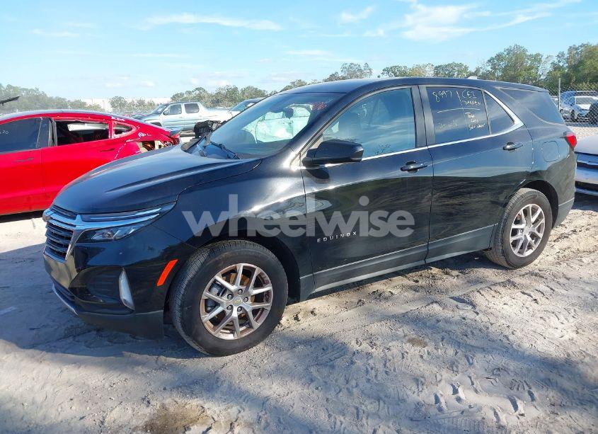 Photo 2 of 2022 Chevrolet Equinox FWD 2FL (VIN 2GNAXJEV1N6119630)