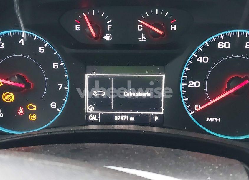 Photo 15 of 2018 Chevrolet Equinox LT (VIN 2GNAXJEV2J6132235)