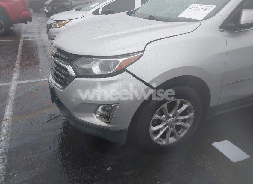 Photo 6 of 2018 Chevrolet Equinox LT (VIN 2GNAXJEV2J6132235)