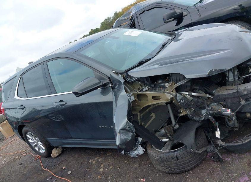 Photo 13 of 2018 Chevrolet Equinox LT (VIN 2GNAXJEV2J6142201)