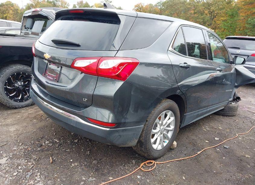 Photo 4 of 2018 Chevrolet Equinox LT (VIN 2GNAXJEV2J6142201)