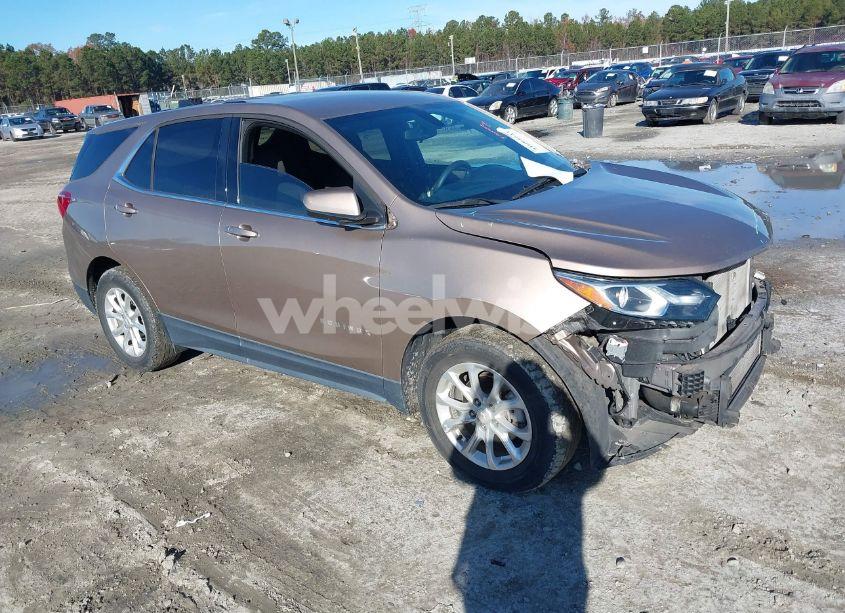 2018 Chevrolet Equinox LT (VIN 2GNAXJEV2J6258367) main photo
