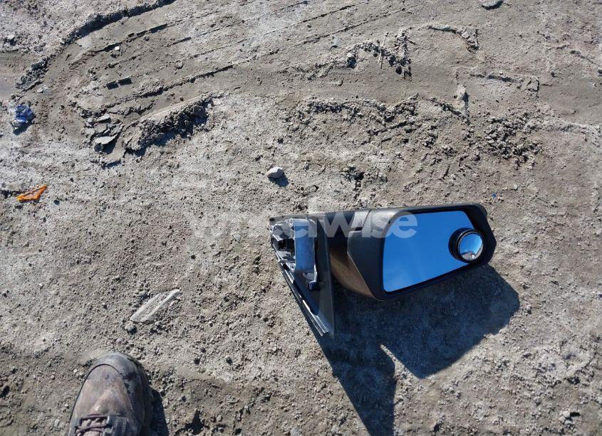 Photo 12 of 2018 Chevrolet Equinox LT (VIN 2GNAXJEV2J6258367)