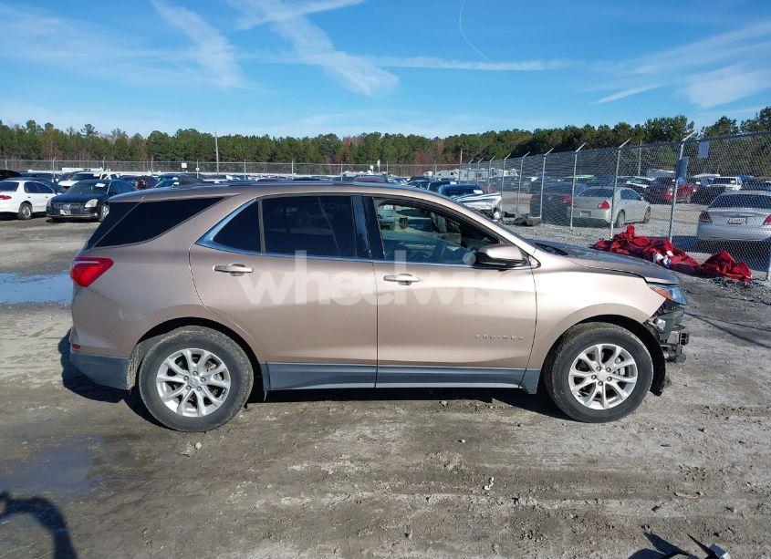 Photo 14 of 2018 Chevrolet Equinox LT (VIN 2GNAXJEV2J6258367)