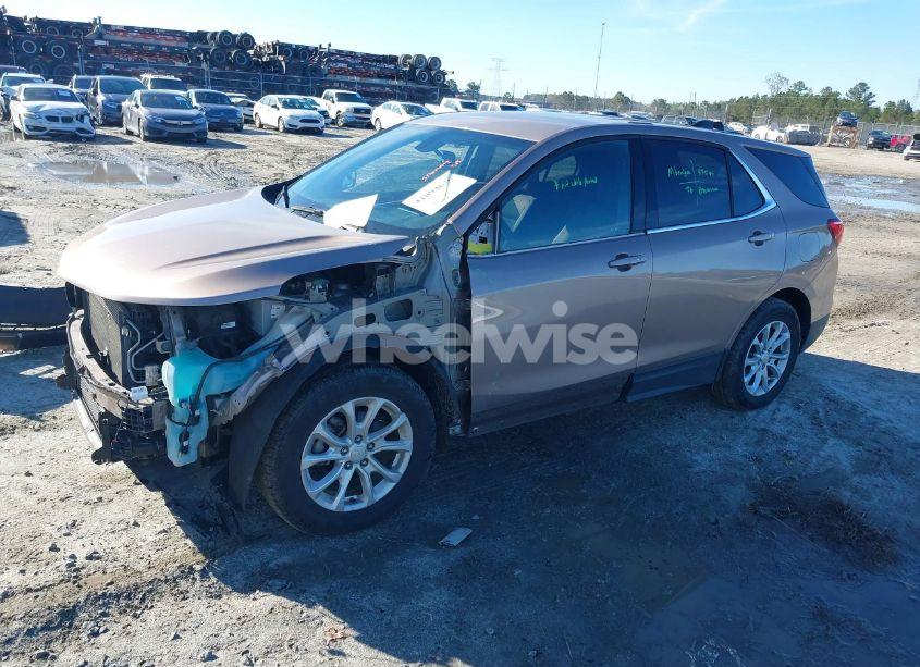 Photo 2 of 2018 Chevrolet Equinox LT (VIN 2GNAXJEV2J6258367)