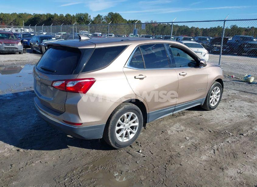 Photo 4 of 2018 Chevrolet Equinox LT (VIN 2GNAXJEV2J6258367)