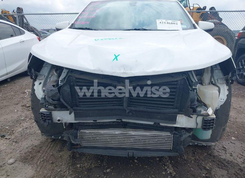 Photo 13 of 2018 Chevrolet Equinox LT (VIN 2GNAXJEV2J6273127)