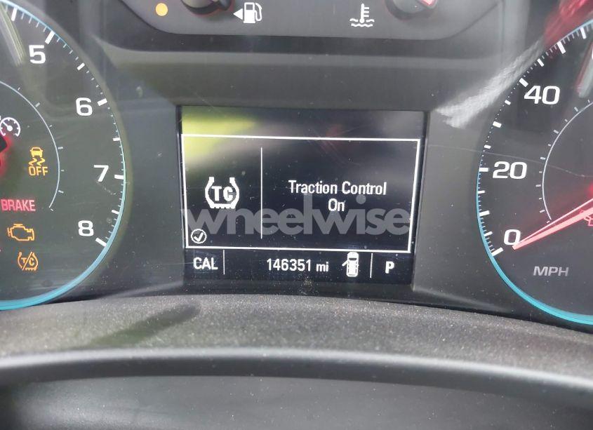 Photo 7 of 2018 Chevrolet Equinox LT (VIN 2GNAXJEV2J6273127)