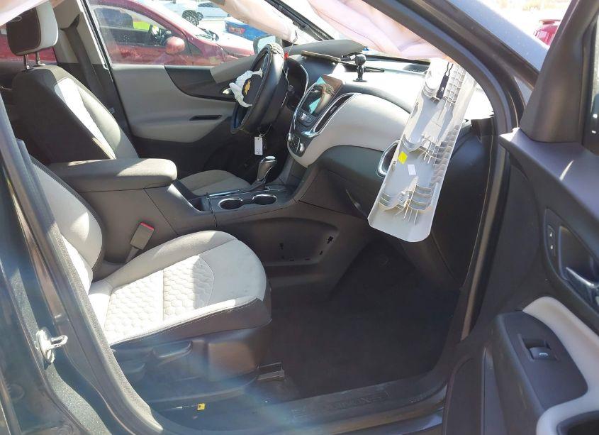 Photo 5 of 2018 Chevrolet Equinox LT (VIN 2GNAXJEV2J6277730)