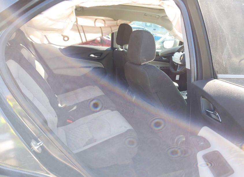 Photo 8 of 2018 Chevrolet Equinox LT (VIN 2GNAXJEV2J6277730)