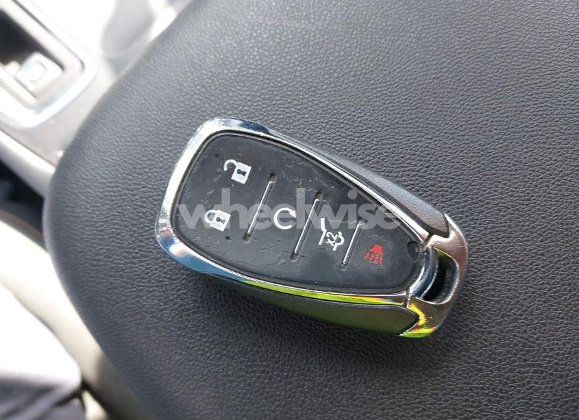 Photo 11 of 2018 Chevrolet Equinox LT (VIN 2GNAXJEV2J6296214)