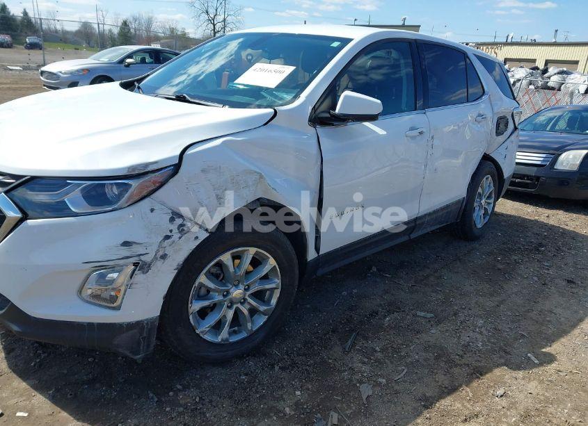 Photo 6 of 2018 Chevrolet Equinox LT (VIN 2GNAXJEV2J6296214)