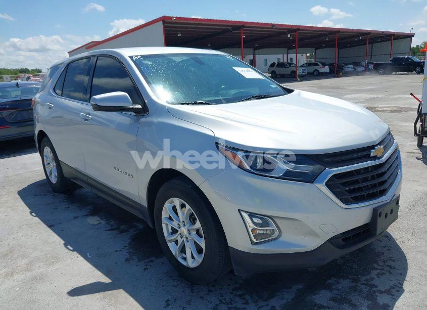 2018 Chevrolet Equinox LT (VIN 2GNAXJEV2J6301282) main photo