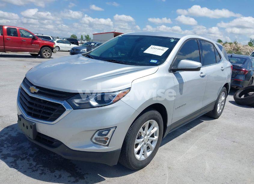 Photo 2 of 2018 Chevrolet Equinox LT (VIN 2GNAXJEV2J6301282)