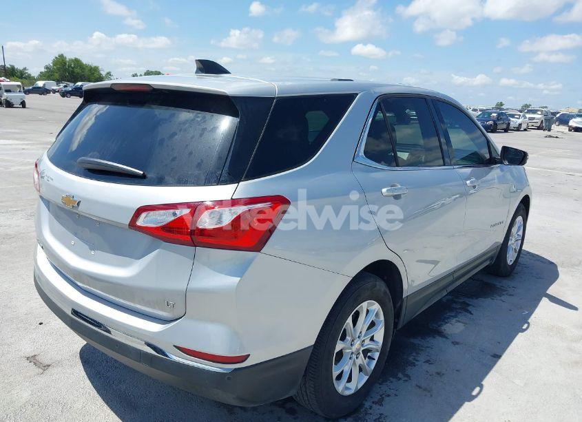 Photo 4 of 2018 Chevrolet Equinox LT (VIN 2GNAXJEV2J6301282)